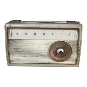 Vintage Grundig Music Boy Transistor 200E Radio For Parts or Decor